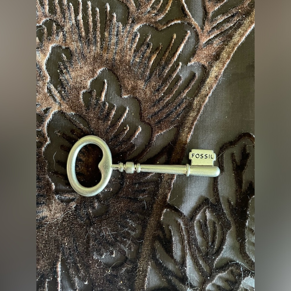 Fossil key for bag purse